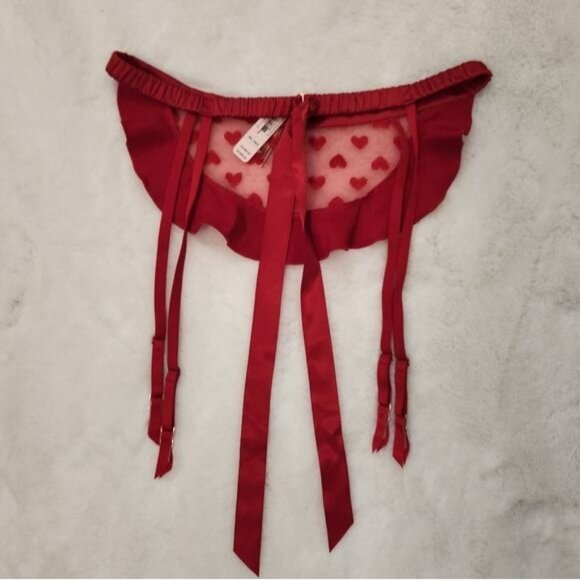 Victoria's Secret Dream Angels Emb. Heart Garter Belt Skirt/Apron *Red* Size M/L - Picture 4 of 7